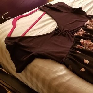 Torrid Top, Size 2, Black w/ Pink Flowers